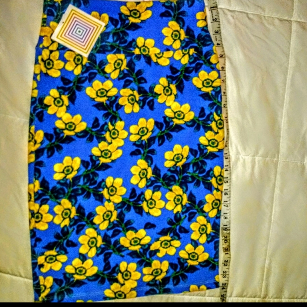 Lularoe Skirt Size XS Floral Cassie Pencil Stretch - Picture 4 of 11